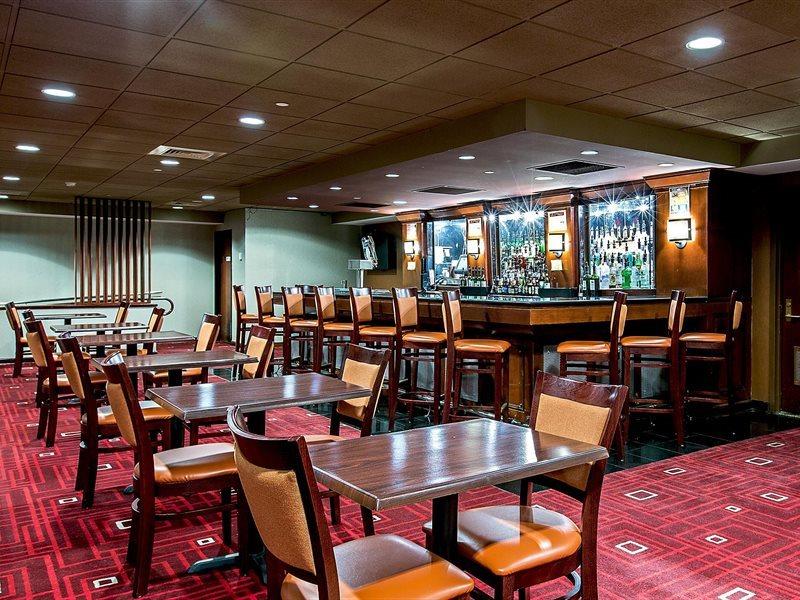 Crowne Plaza Newark Airport By Ihg Hotel Elizabeth Exterior photo