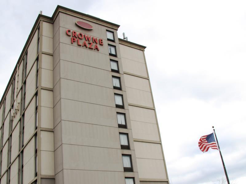 Crowne Plaza Newark Airport By Ihg Hotel Elizabeth Exterior photo