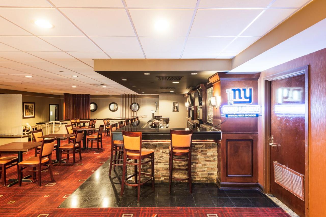 Crowne Plaza Newark Airport By Ihg Hotel Elizabeth Exterior photo