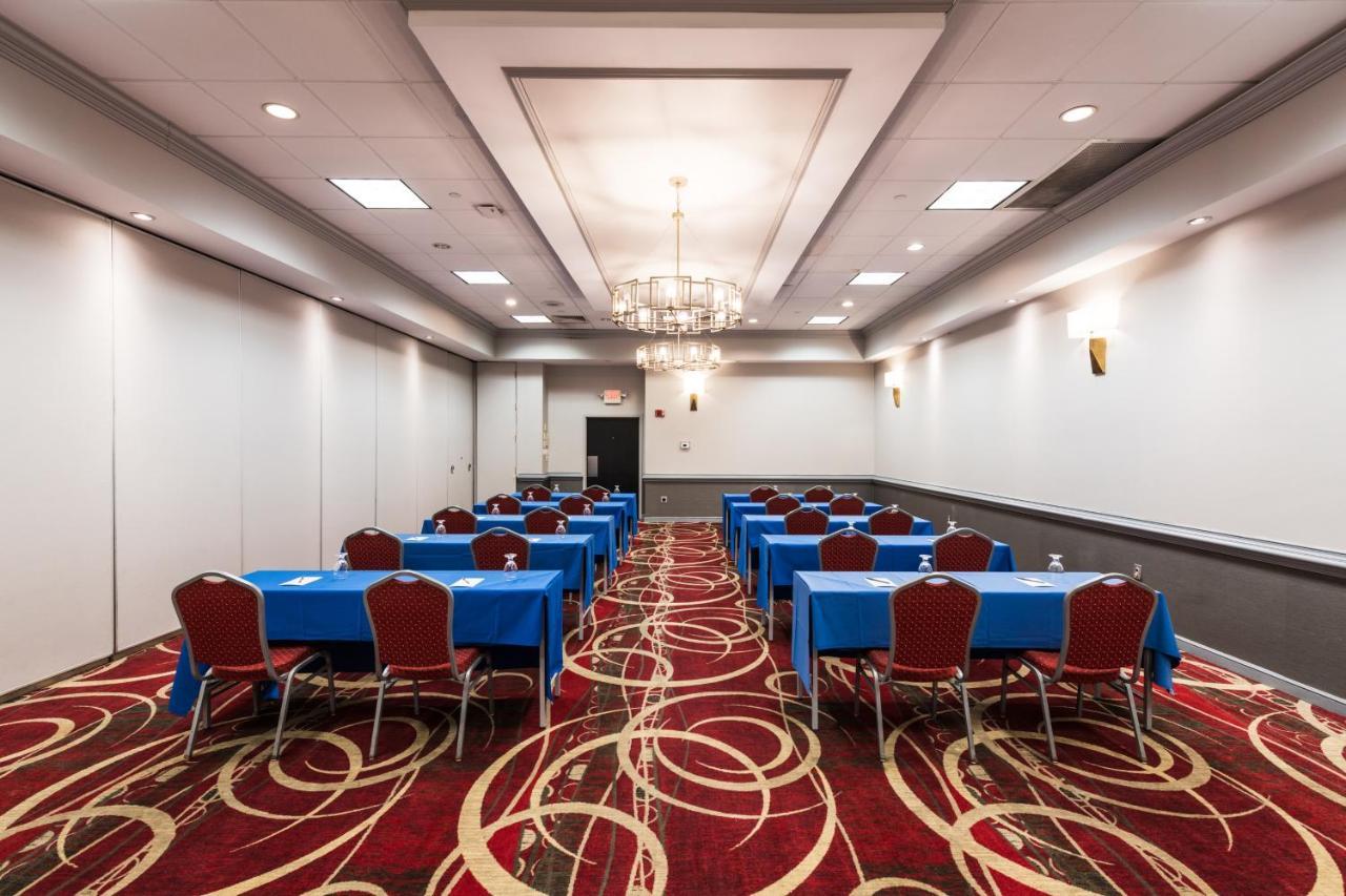 Crowne Plaza Newark Airport By Ihg Hotel Elizabeth Exterior photo