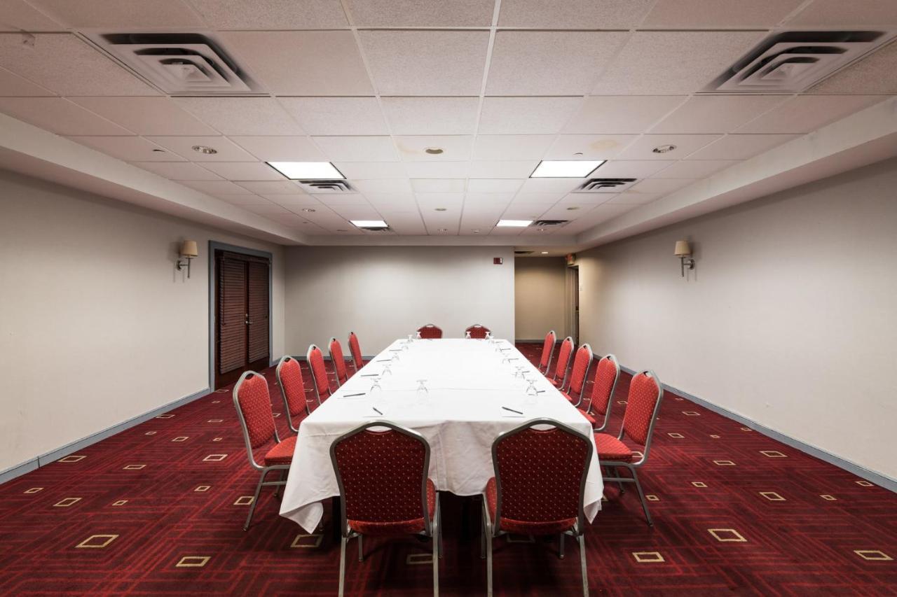 Crowne Plaza Newark Airport By Ihg Hotel Elizabeth Exterior photo