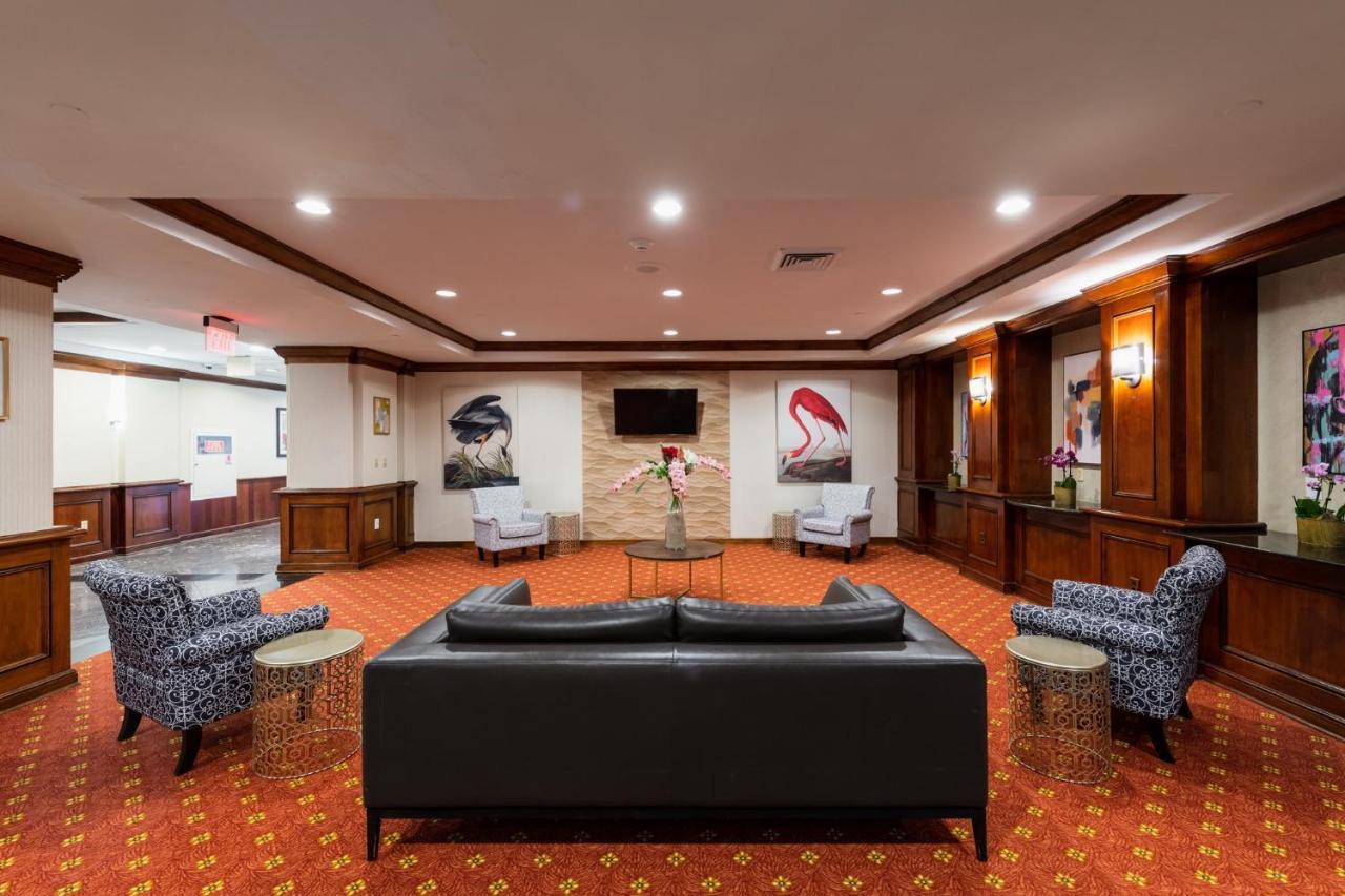 Crowne Plaza Newark Airport By Ihg Hotel Elizabeth Exterior photo
