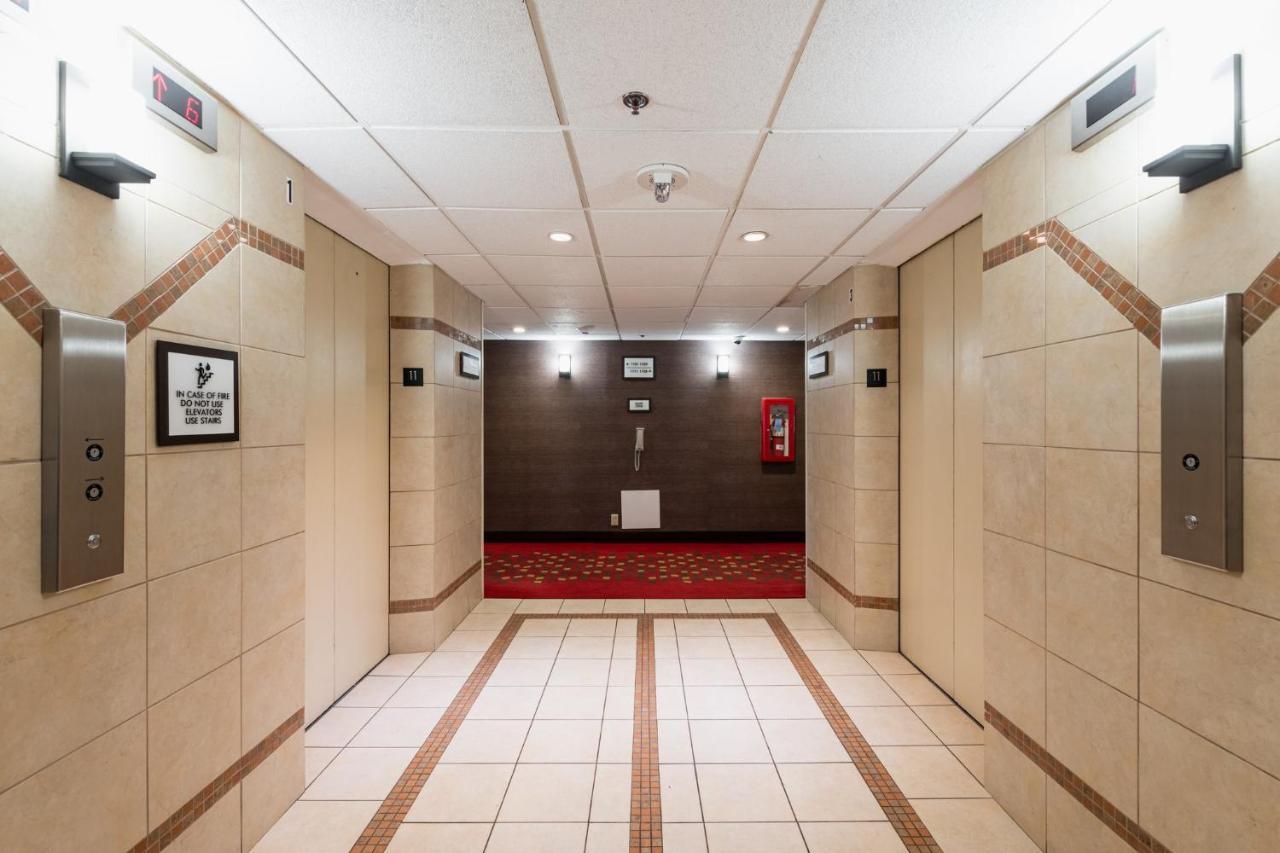 Crowne Plaza Newark Airport By Ihg Hotel Elizabeth Exterior photo