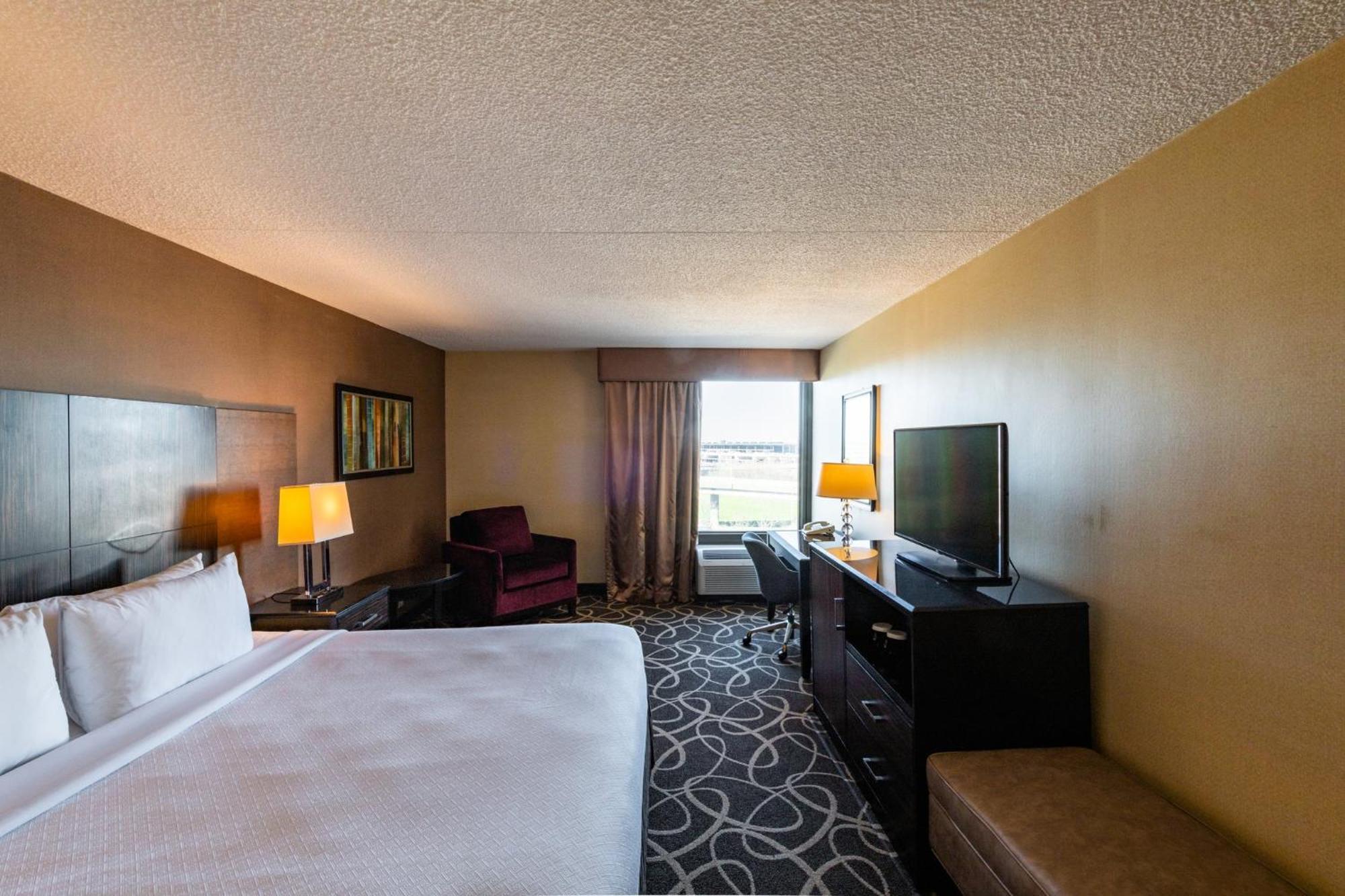 Crowne Plaza Newark Airport By Ihg Hotel Elizabeth Exterior photo