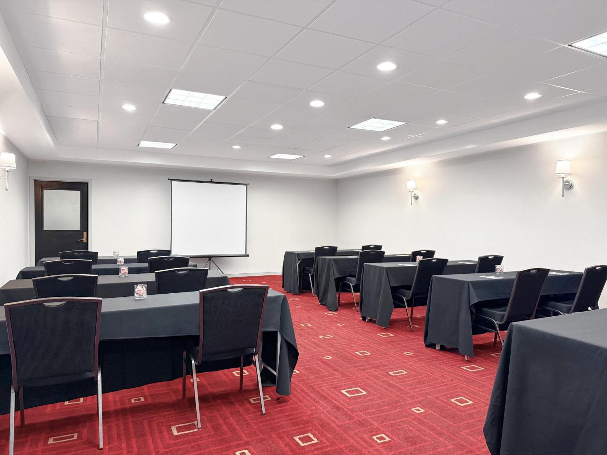 Crowne Plaza Newark Airport By Ihg Hotel Elizabeth Exterior photo